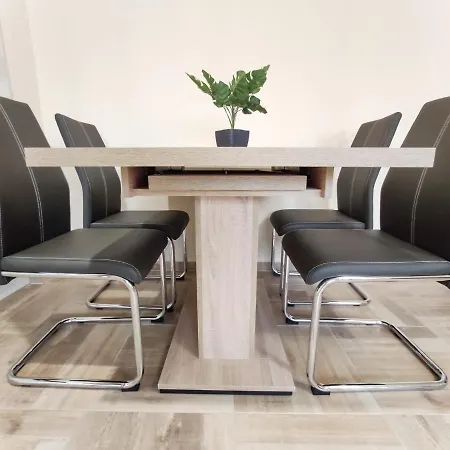 Trika Apartment *